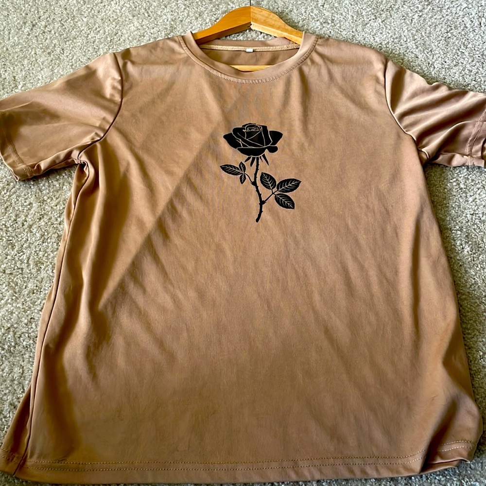 Black rose t shirt